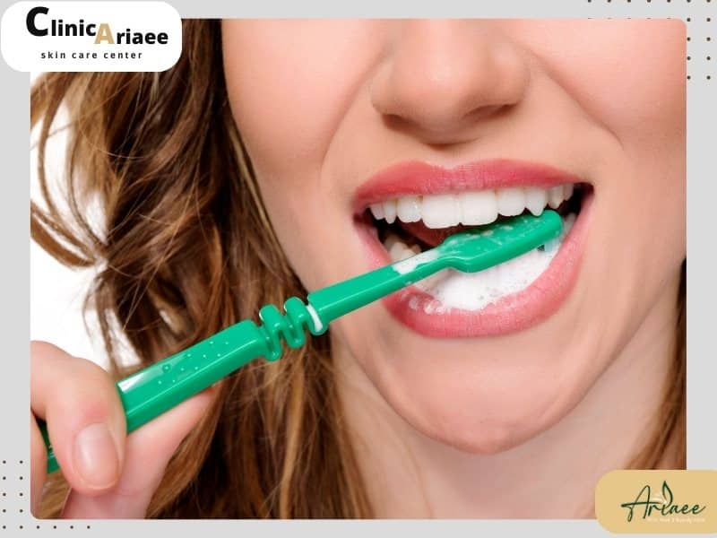  چگونه بعد از تزریق ژل لب مسواک بزنیم؟
